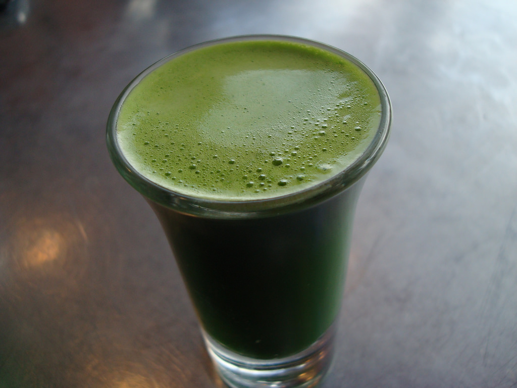 fresh-wheatgrass-juice
